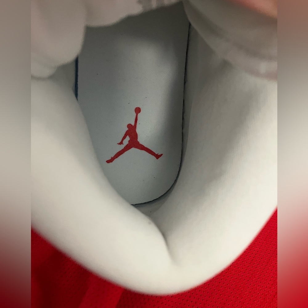 Nike Air Jordan 1 Mid White University Red Sneakers - Brand New Shoes - Picture 7 of 13